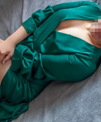 Полные губки, эластичная кожа, изящные формы - это лишь несколько причин, чтобы встретиться со мной.
Мои услуги включают профессиональный массаж, эротические игры и все, что ты можешь себе представить. Я обладаю стройным телом и великолепным чувством стиля.
Мои фото настоящие, и я обожаю приятные сюрпризы. Обладая большим опытом, я знаю, как доставить пик наслаждения и оставить тебя довольным. Сделай свою жизнь ярче, искушеннее и насыщеннее со мной. Живу в Москве и готова встретиться с тобой в любое время.💋 Алёна
